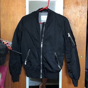 ARITZIA BLACK BOMBER JACKET SIZE EXTRA SMALL